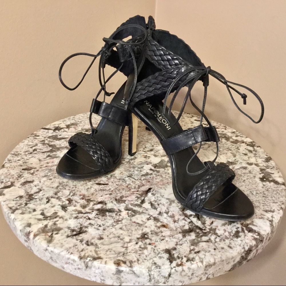 Napoléoni black leather heels. Size 38